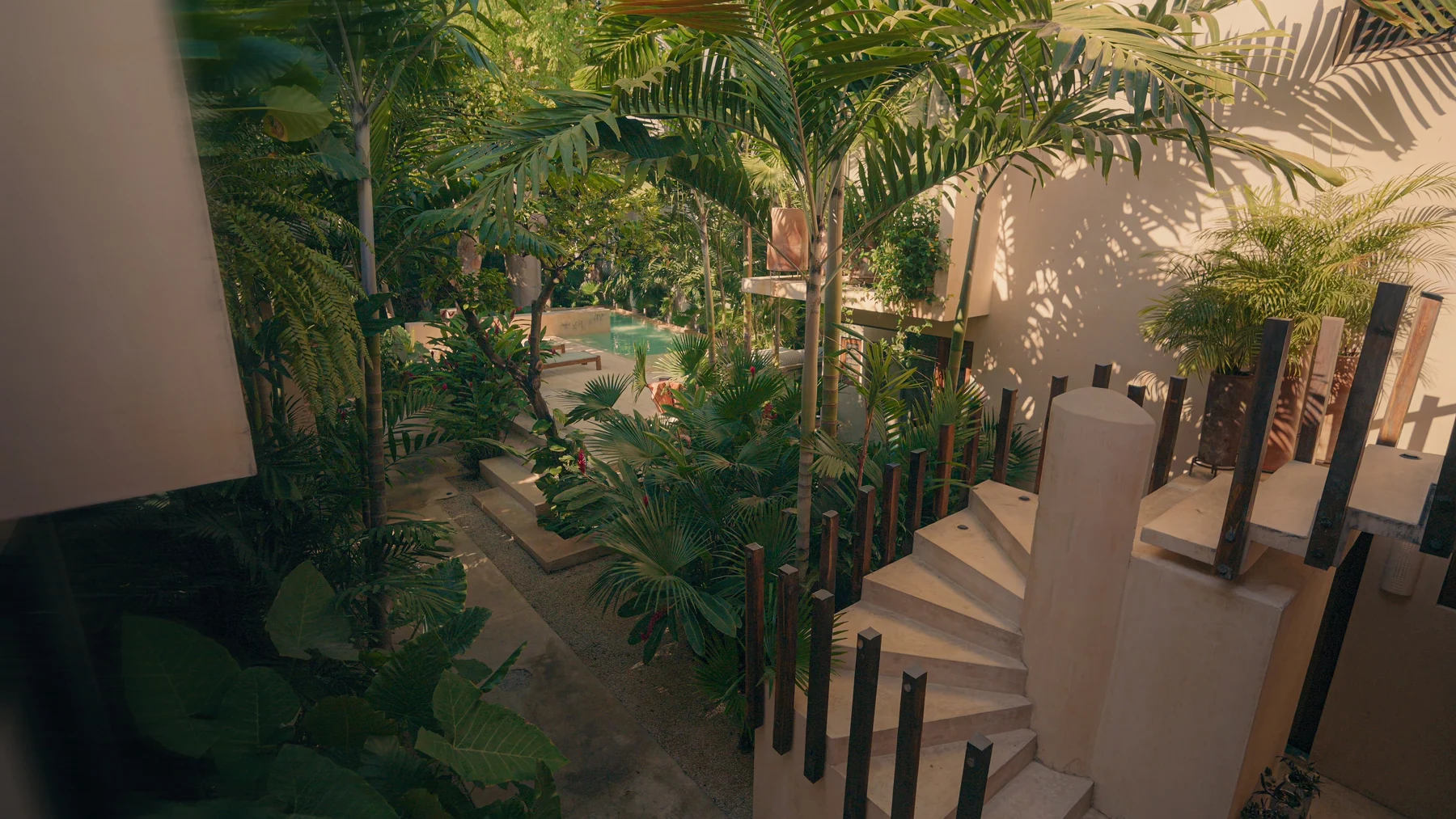 Casa Querida garden and architecture in Mérida