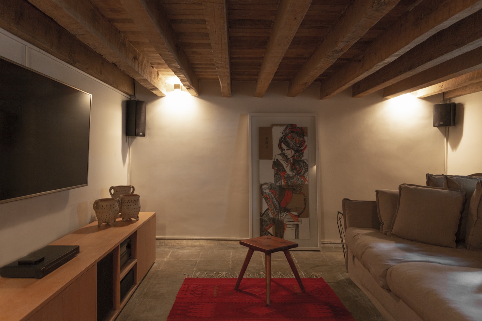 Casa de Pianistas de 1900 — home theater room